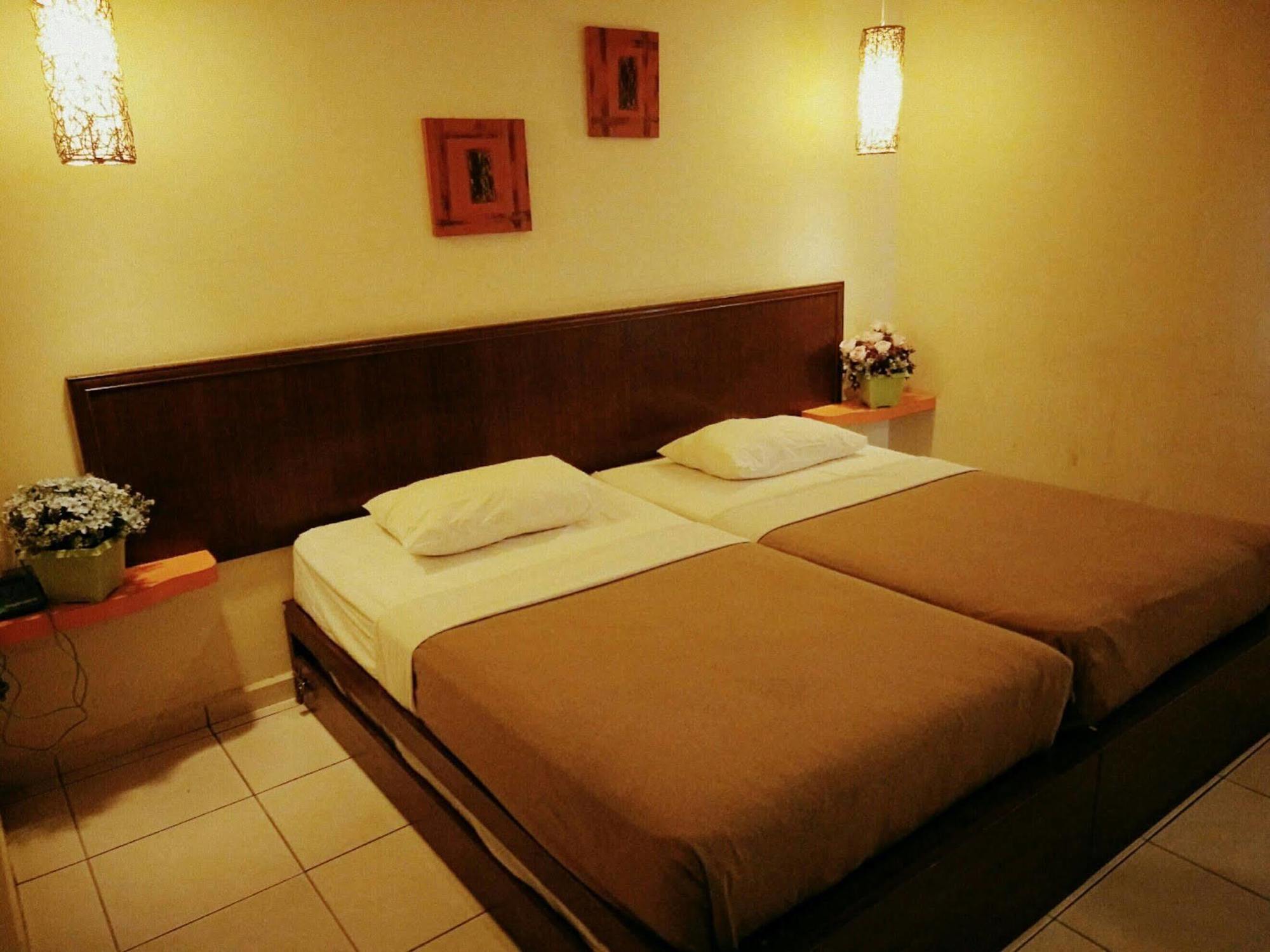 Newbridge Hotel Malacca Exterior photo