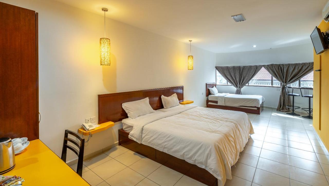 Newbridge Hotel Malacca Exterior photo